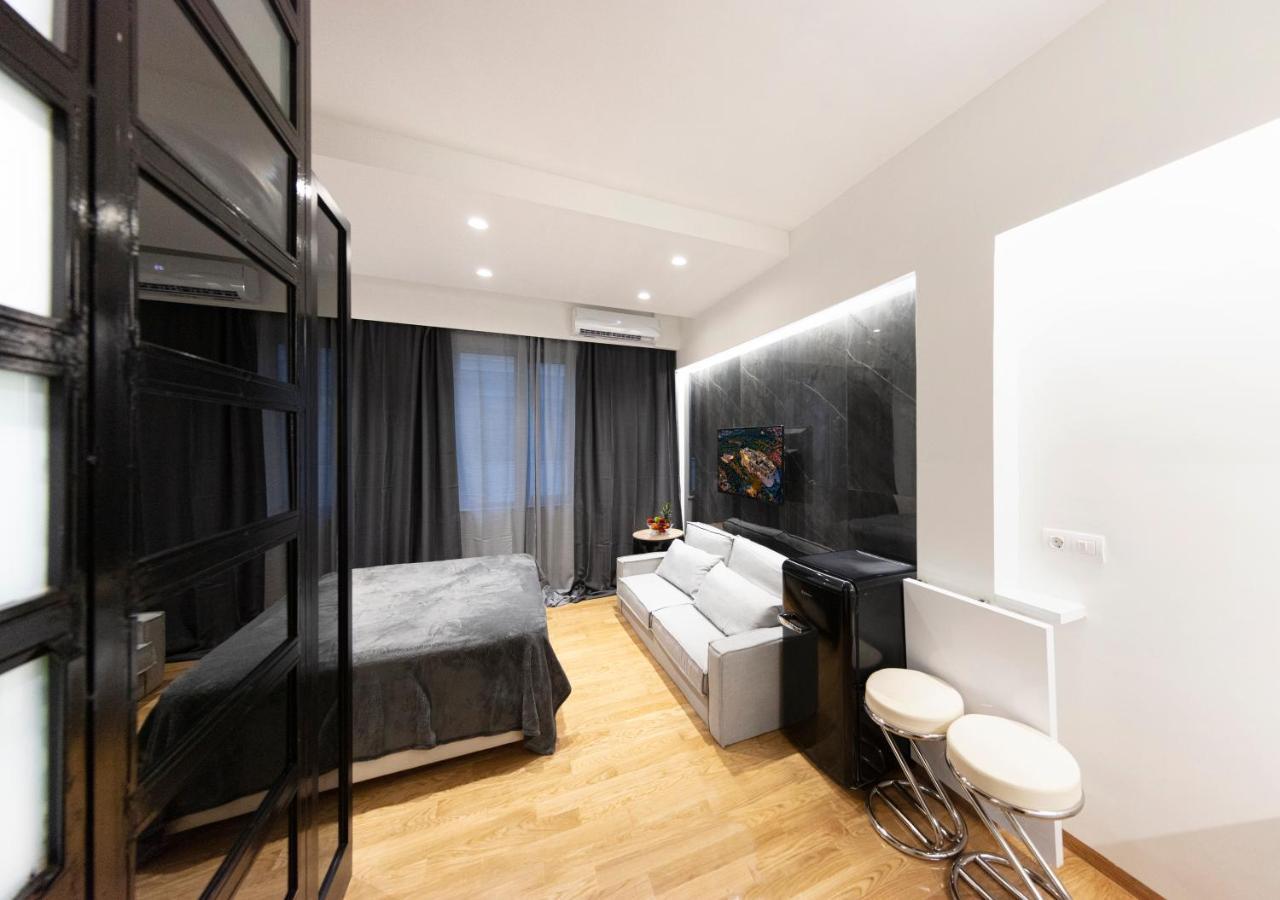 The Monastiraki Metro Lux Suite! Atenas Exterior foto