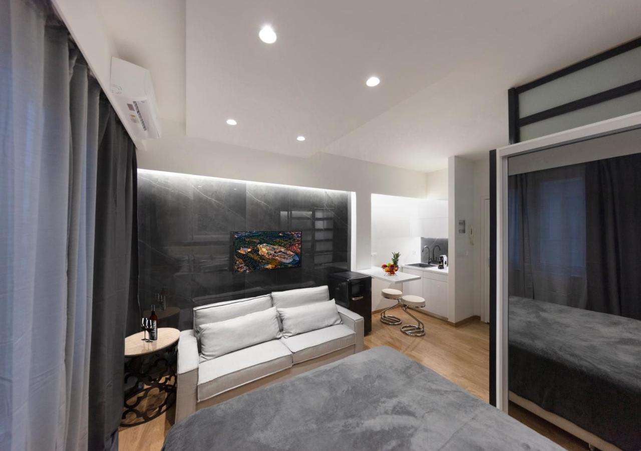 The Monastiraki Metro Lux Suite! Atenas Exterior foto
